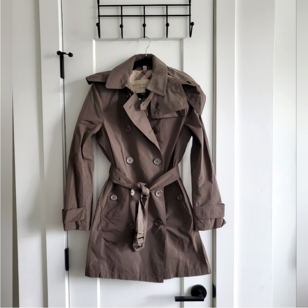 Burberry classic Amberford Trench Coat in green kaki